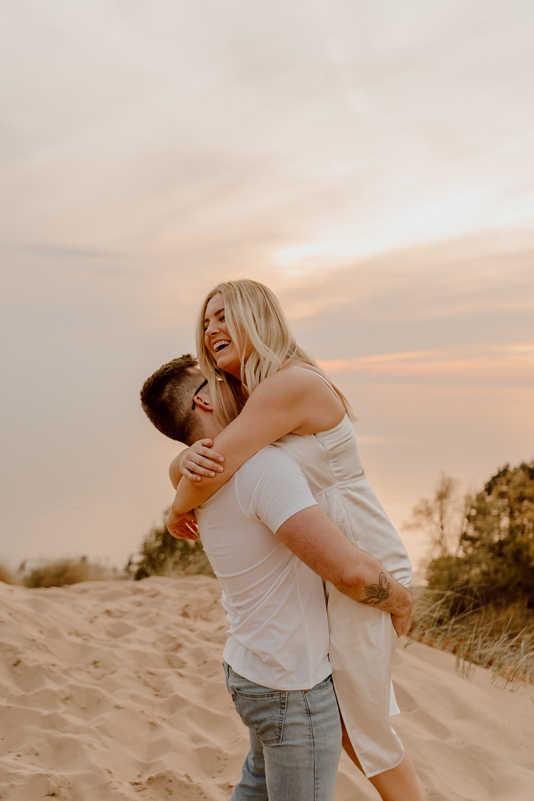 Grand Rapids Beach Engagement. Michigan Engagement Photographer. Grand Rapids Wedding Photographer.