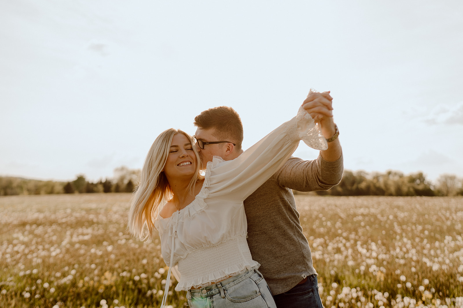 Grand Rapids Beach Engagement. Michigan Engagement Photographer. Grand Rapids Wedding Photographer.